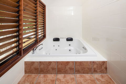 Paradise On The Beach Resort - E Caravan Parks 19