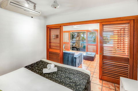 Paradise On The Beach Resort - E Caravan Parks 10