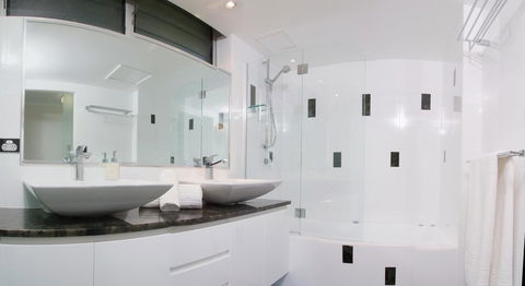 Poinciana 112 - E Caravan Parks 11