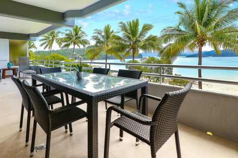 Frangipani 104 - Hamilton Island - E Caravan Parks 0