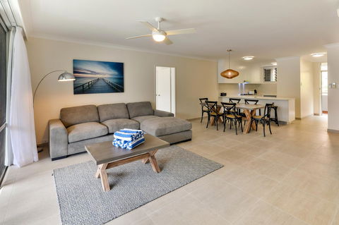 Frangipani 104 - Hamilton Island - E Caravan Parks 4