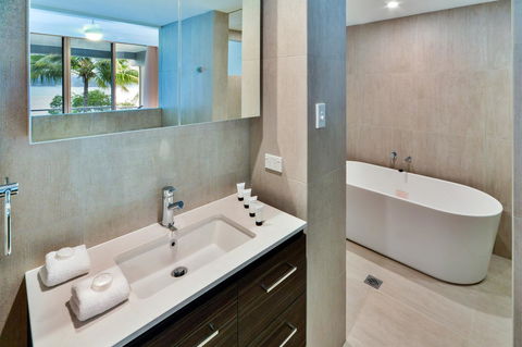 Frangipani 104 - Hamilton Island - E Caravan Parks 10