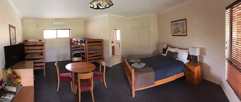 The Bearded Dragon Boutique Hotel - E Caravan Parks 8