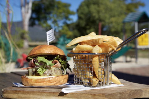 The Bearded Dragon Boutique Hotel - E Caravan Parks 18