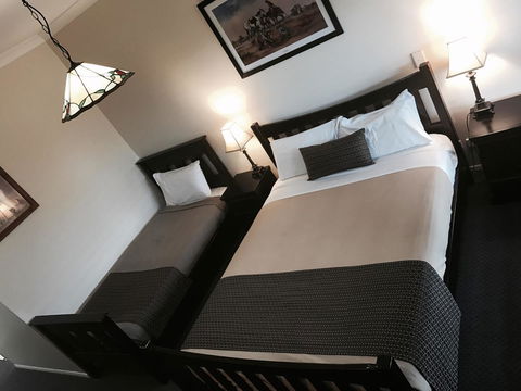 The Bearded Dragon Boutique Hotel - E Caravan Parks 3