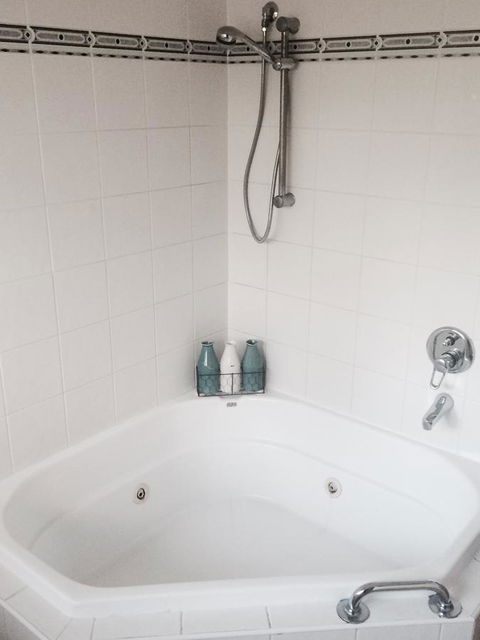 The Bearded Dragon Boutique Hotel - E Caravan Parks 43