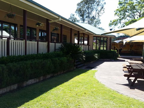 The Bearded Dragon Boutique Hotel - E Caravan Parks 40