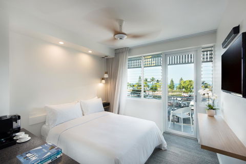 Heart Hotel And Gallery Whitsundays - E Caravan Parks 5