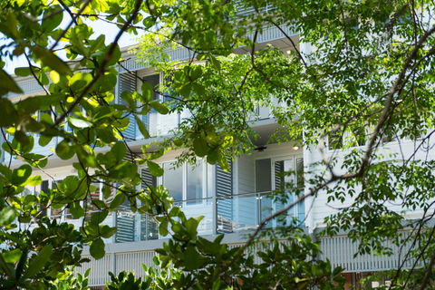 Heart Hotel And Gallery Whitsundays - E Caravan Parks 9