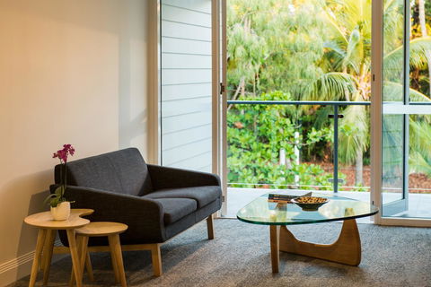 Heart Hotel And Gallery Whitsundays - E Caravan Parks 15