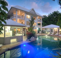 The Port Douglas Queenslander - E Caravan Parks