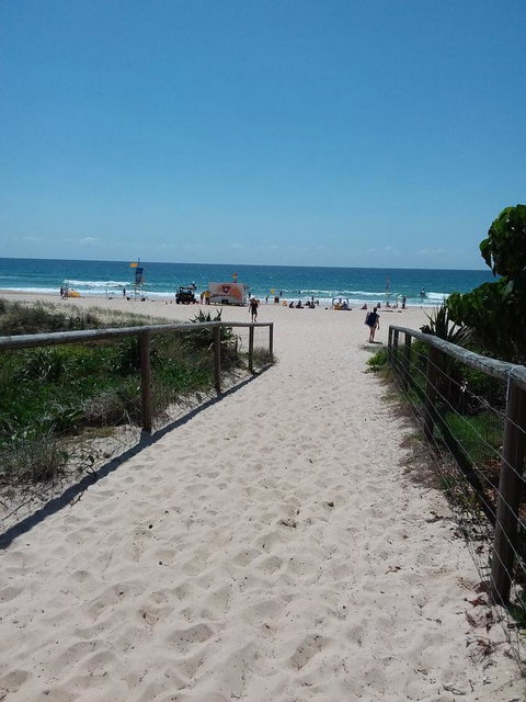Surfers Chalet - E Caravan Parks 5