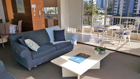 Surfers Chalet - E Caravan Parks 19