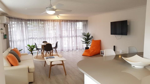 Surfers Chalet - E Caravan Parks 11