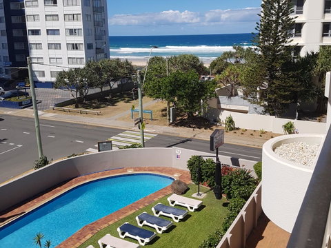Surfers Chalet - E Caravan Parks 14
