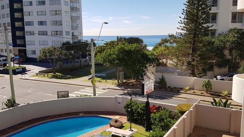 Surfers Chalet - E Caravan Parks 17