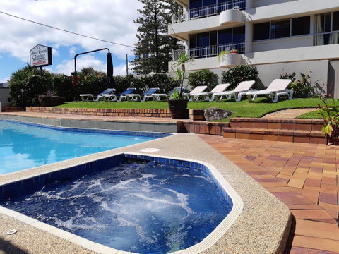 Surfers Chalet - E Caravan Parks 6