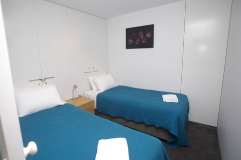 Circle Luxury Holidays - E Caravan Parks 7