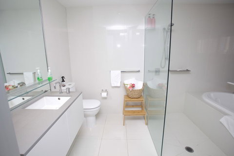 Circle Luxury Holidays - E Caravan Parks 6