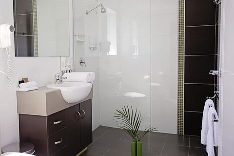 Drovers Motor Inn - E Caravan Parks 13