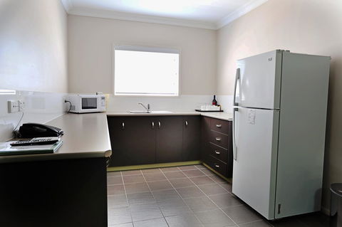 Drovers Motor Inn - E Caravan Parks 17