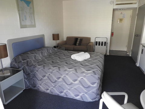Dalby Manor Motor Inn - E Caravan Parks 11