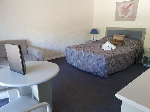 Dalby Manor Motor Inn - E Caravan Parks 2