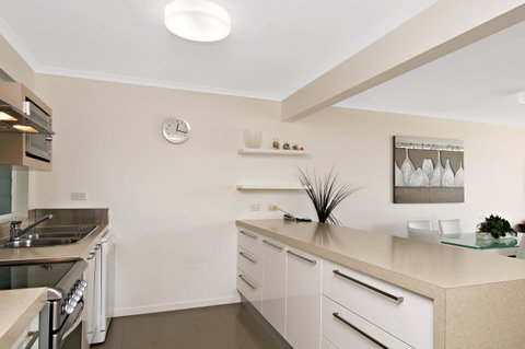 Skippers Cove Waterfront Resort - E Caravan Parks 11