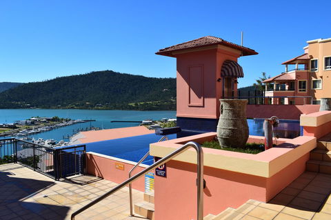 Martinique Whitsunday Resort - E Caravan Parks 30