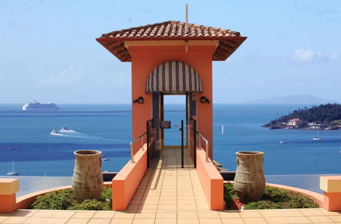 Martinique Whitsunday Resort - E Caravan Parks 1