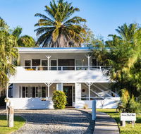 Jamaica Beach House - E Caravan Parks