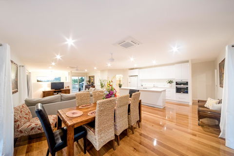 Whitsunday Luxury Homes - E Caravan Parks 4