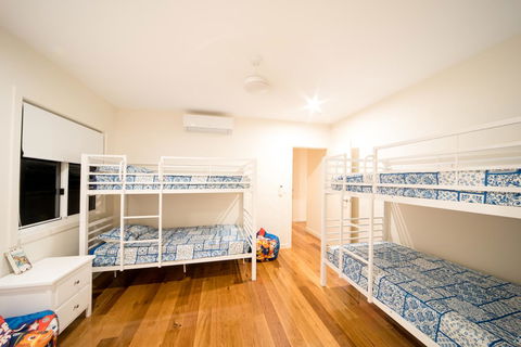 Whitsunday Luxury Homes - E Caravan Parks 7