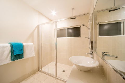 Whitsunday Luxury Homes - E Caravan Parks 20