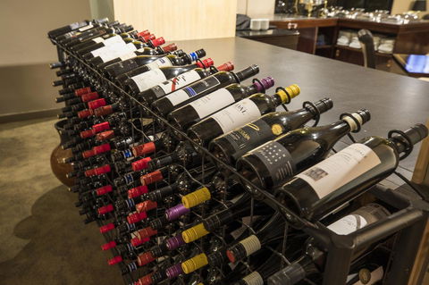 Emerald Maraboon Motor Inn - E Caravan Parks 13