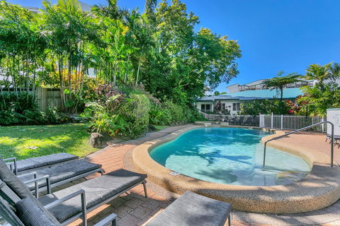 Roydon Beachfront Apartments - E Caravan Parks 17