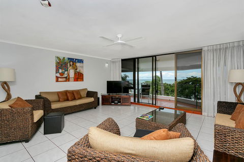 Roydon Beachfront Apartments - E Caravan Parks 4