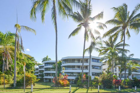 Roydon Beachfront Apartments - E Caravan Parks 28