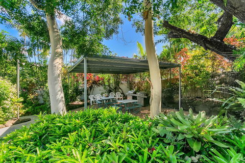 Roydon Beachfront Apartments - E Caravan Parks 18