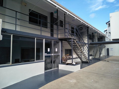 Airlie Seaview Apartments - E Caravan Parks 21