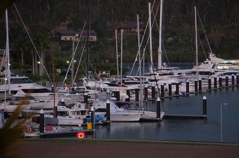 Airlie Seaview Apartments - E Caravan Parks 10