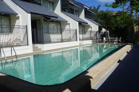 Airlie Seaview Apartments - E Caravan Parks 5