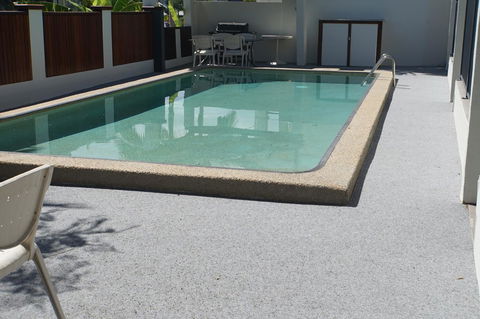 Airlie Seaview Apartments - E Caravan Parks 18