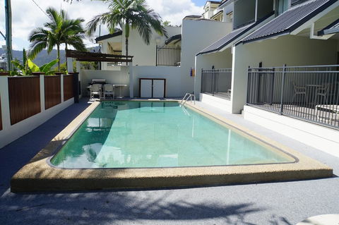 Airlie Seaview Apartments - E Caravan Parks 17