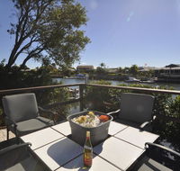 Bribie Island Canal Holiday Destination - E Caravan Parks