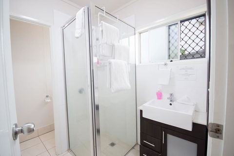 Airlie Apartments - E Caravan Parks 9