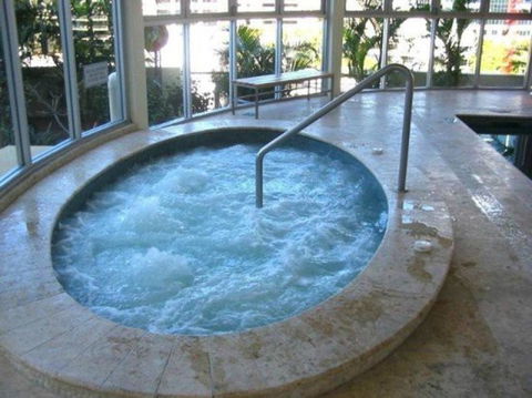 Beach Stay - Ocean & Riverview Resort Chevron Renaissance Central Surfers Paradise - E Caravan Parks 22