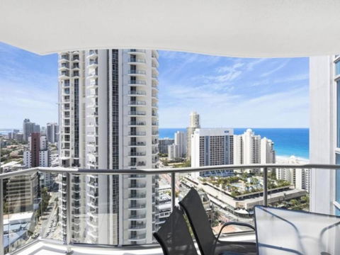 Beach Stay - Ocean & Riverview Resort Chevron Renaissance Central Surfers Paradise - E Caravan Parks 25