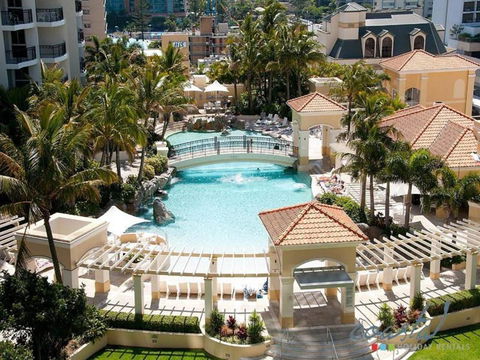 Beach Stay - Ocean & Riverview Resort Chevron Renaissance Central Surfers Paradise - E Caravan Parks 21