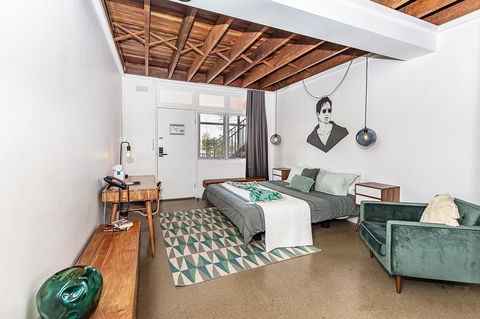 The Pink Hotel Coolangatta - E Caravan Parks 23